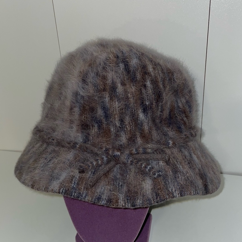 Elegant multicolor Fur Women's Hat